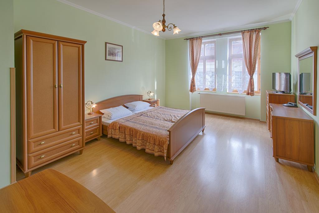 Hotel Derby Karlovy Vary Quarto foto